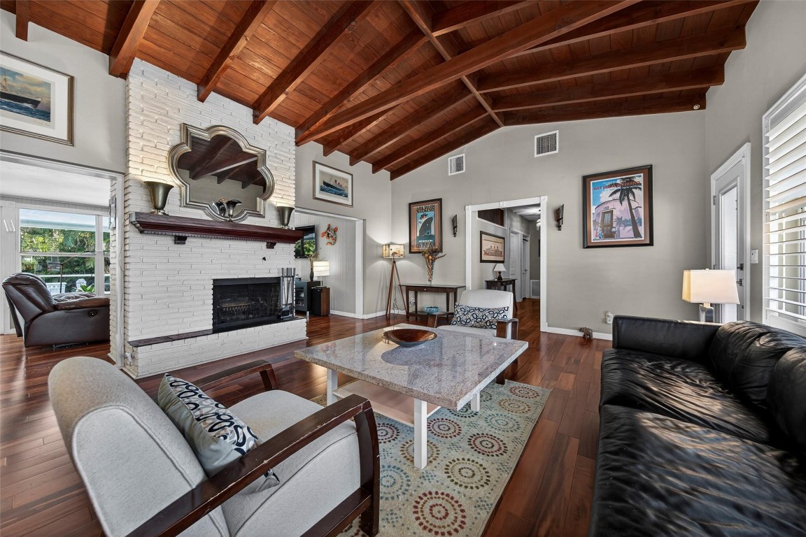 JENADA VILLAS 37-36 B - Residential