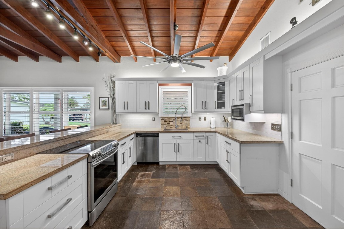 JENADA VILLAS 37-36 B - Residential