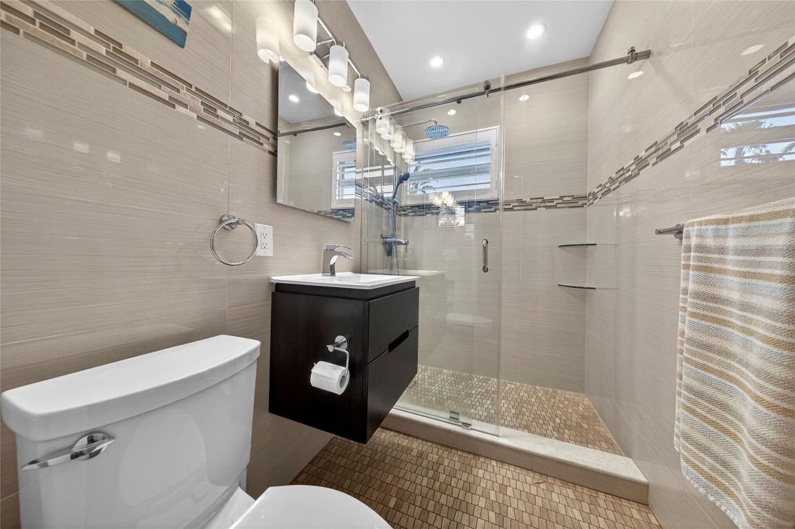 JENADA VILLAS 37-36 B - Residential