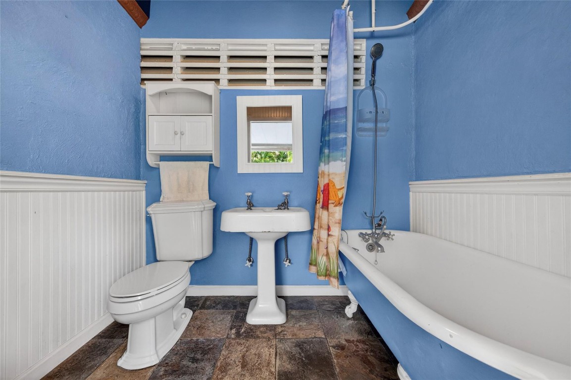 JENADA VILLAS 37-36 B - Residential