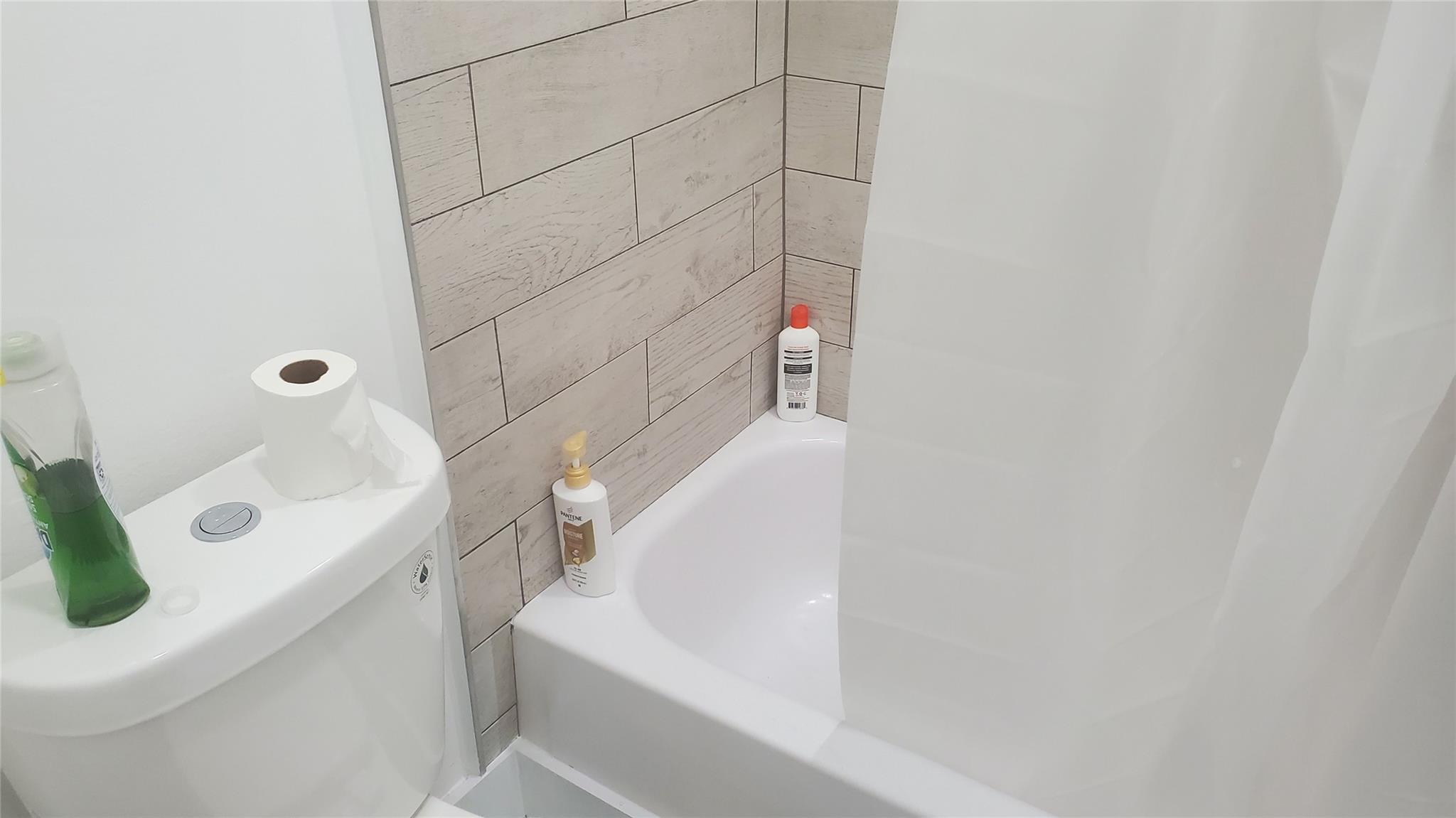 Vizcaya Gardens Condo I - Residential Lease