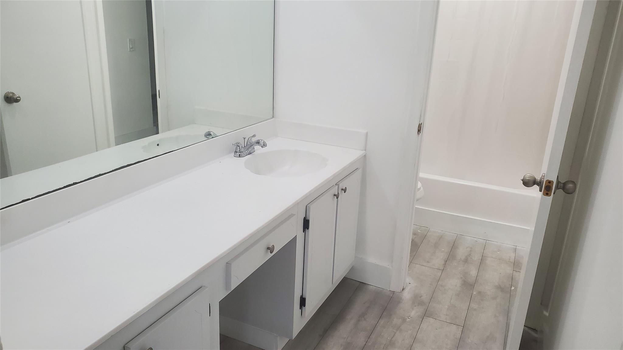 Vizcaya Gardens Condo I - Residential Lease