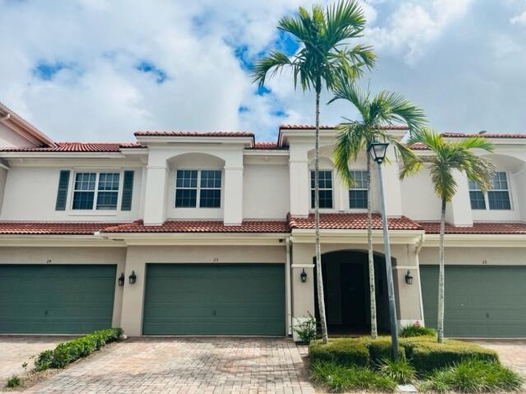 Photo of 25 Beechdale Lane, Boynton Beach, FL 33426 (MLS # R10916514)