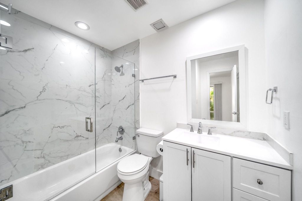 Photo of 420 Lakewood Cir #B, Pompano Beach, FL 33063 (MLS # F10512225)