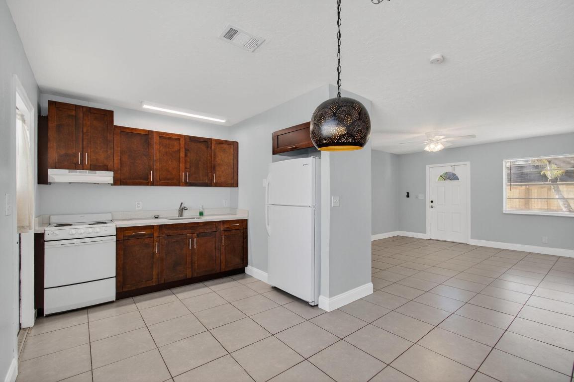 OCEAN DRIVE ESTATES - Residential Income