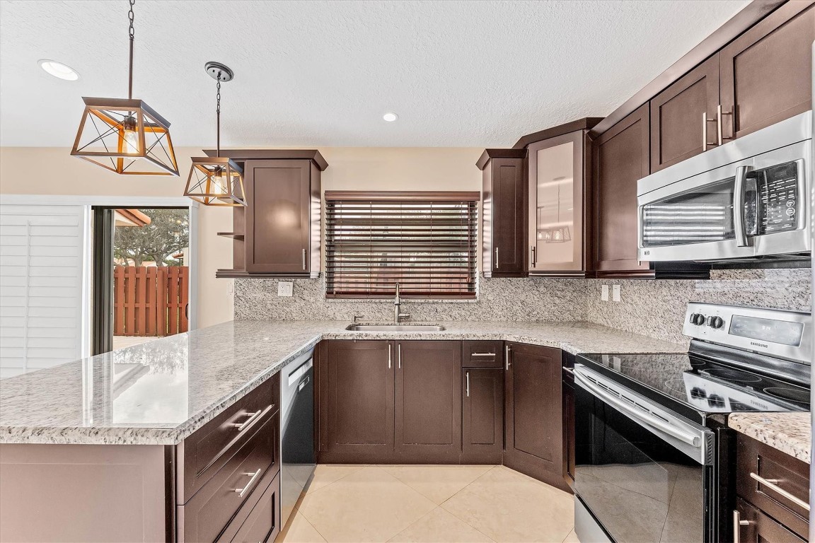 FOREST LAKE - Residential