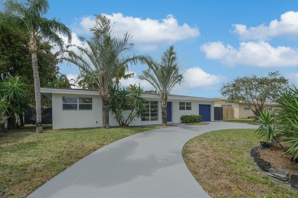 Photo of 3501 NE 4th Avenue E, Boca Raton, FL 33431 (MLS # R11078893)