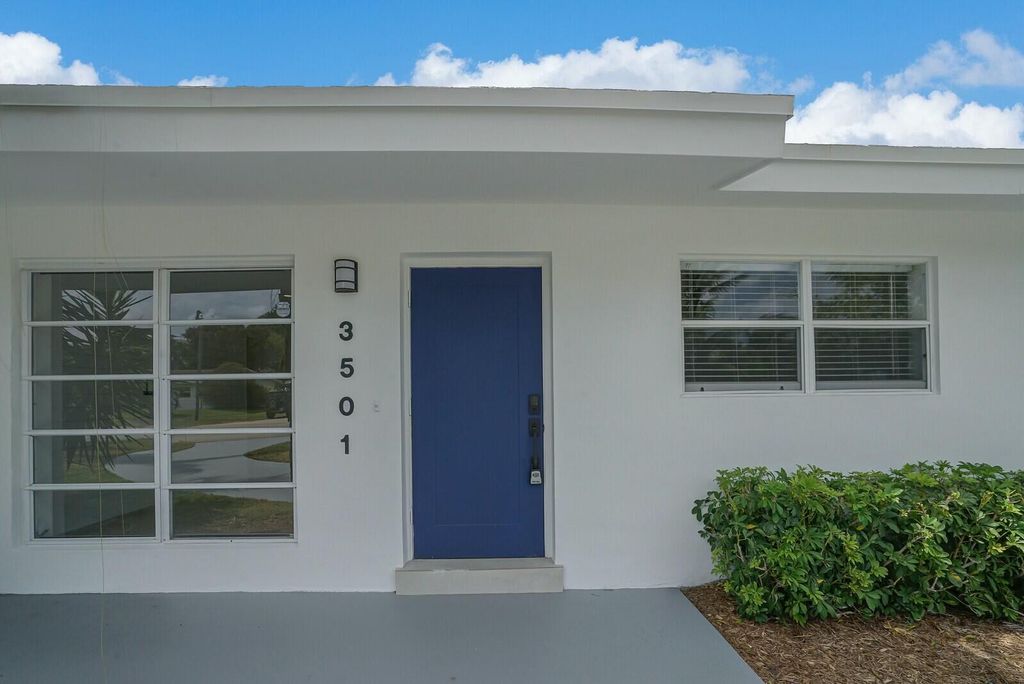 Photo of 3501 NE 4th Avenue E, Boca Raton, FL 33431 (MLS # R11078893)