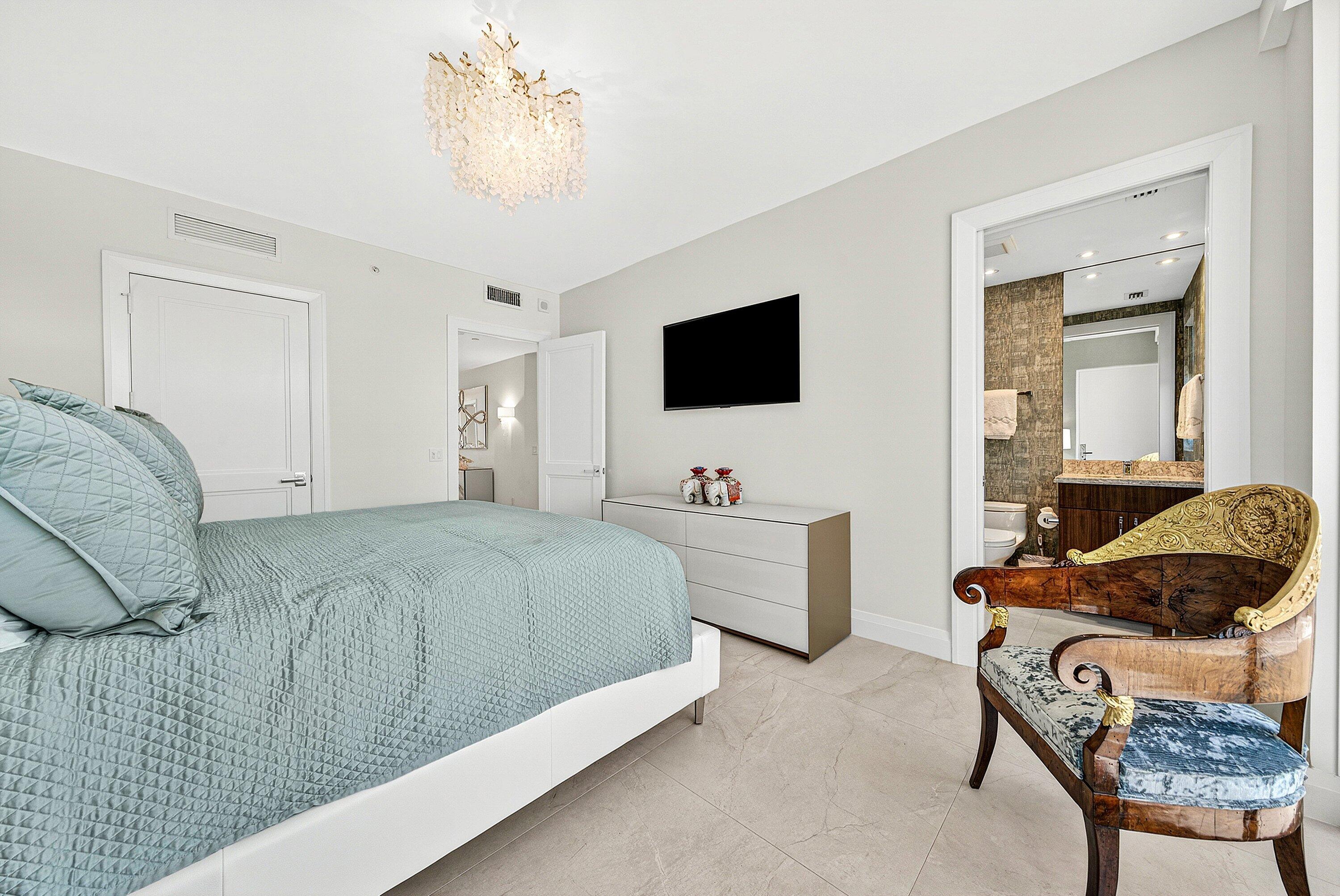 CLIVEDEN JUPITER ISLAND - Residential