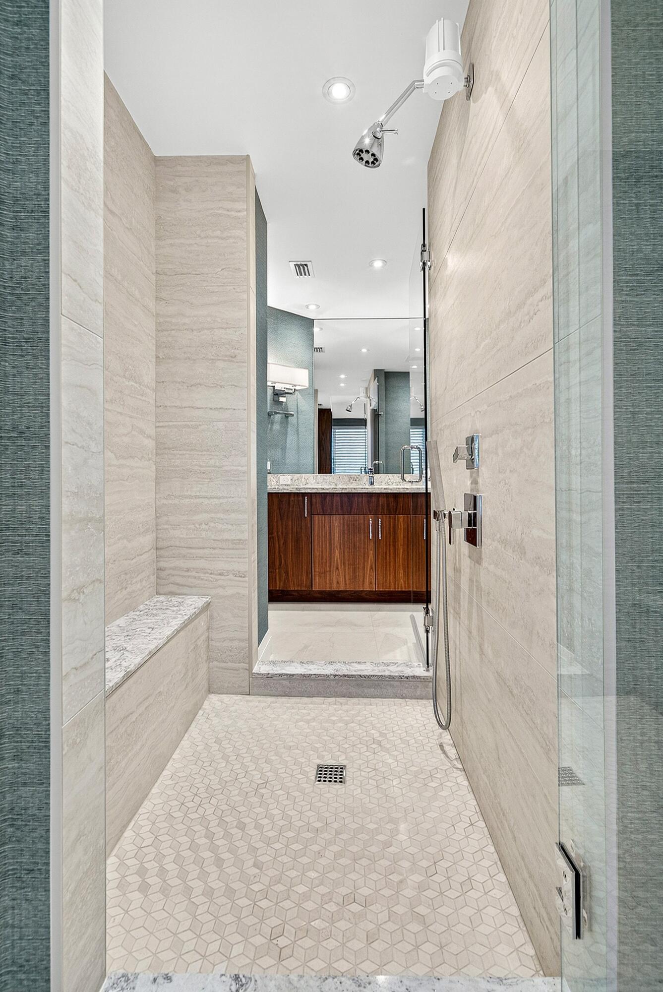 CLIVEDEN JUPITER ISLAND - Residential