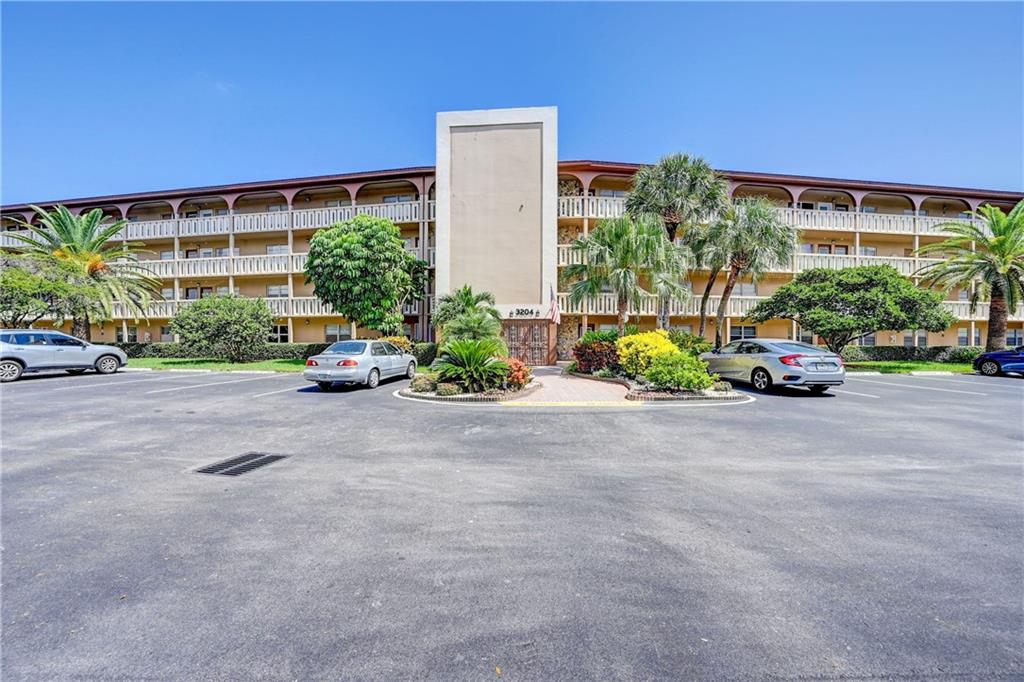 WYNMOOR VILLAGE - Residential