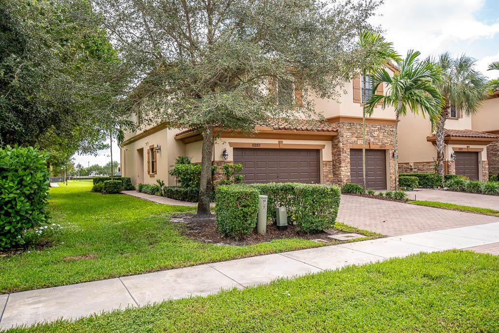 Properties 10283 Wellington Parc Drive