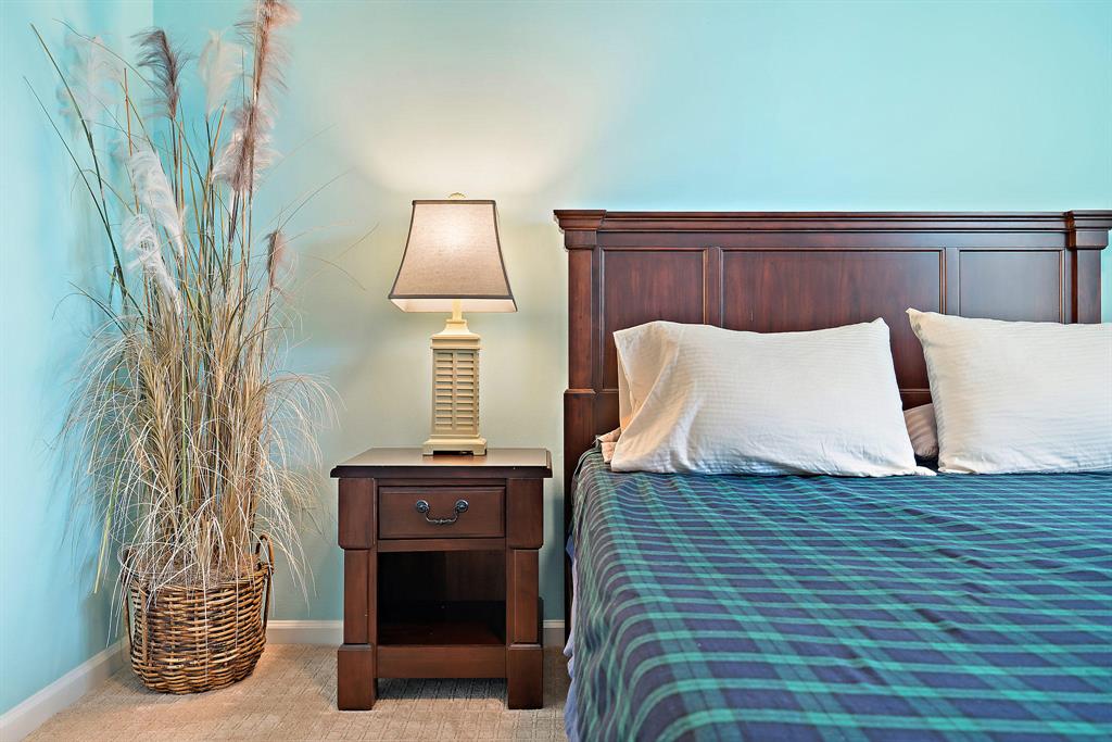 SOMERSET AT ABACOA CONDO - Residential