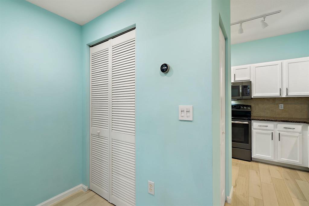 SOMERSET AT ABACOA CONDO - Residential