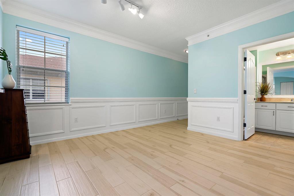 SOMERSET AT ABACOA CONDO - Residential