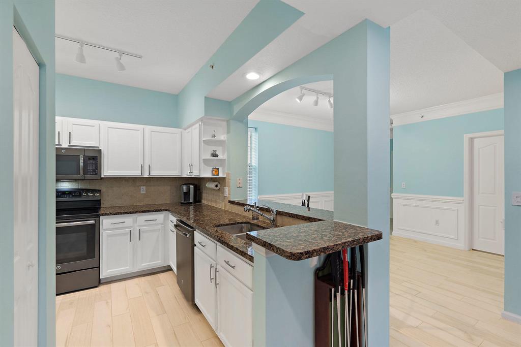 SOMERSET AT ABACOA CONDO - Residential