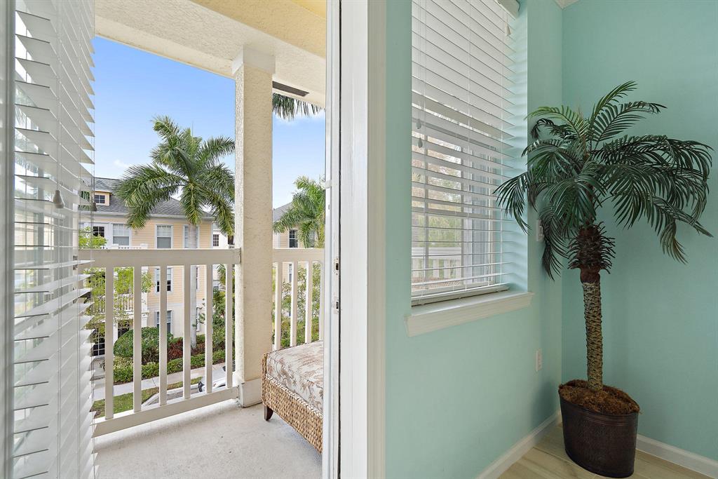 SOMERSET AT ABACOA CONDO - Residential