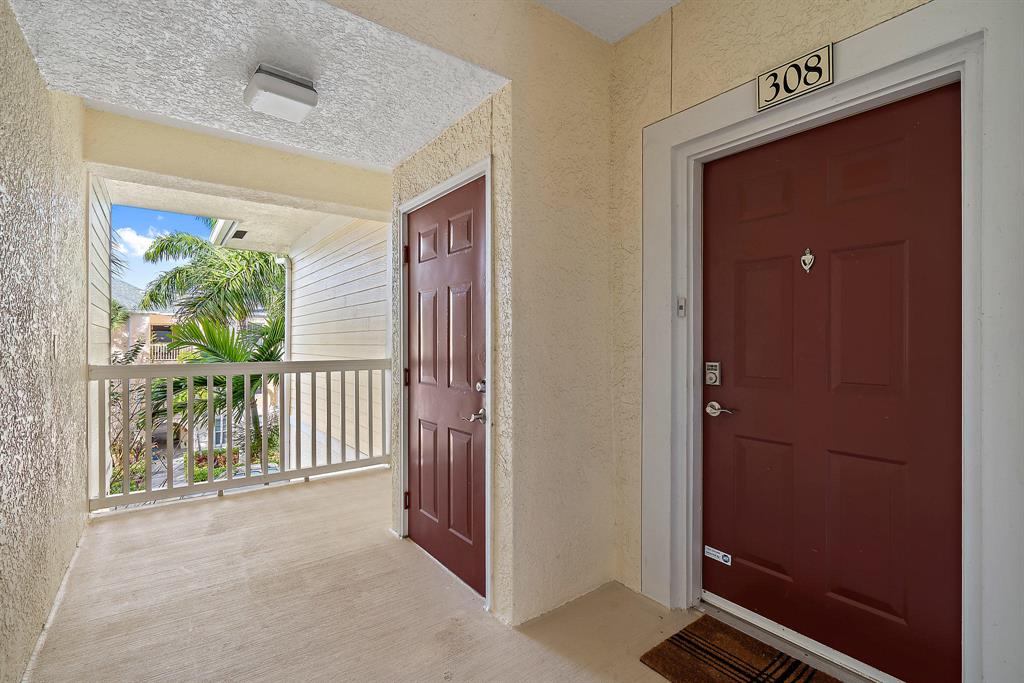 SOMERSET AT ABACOA CONDO - Residential