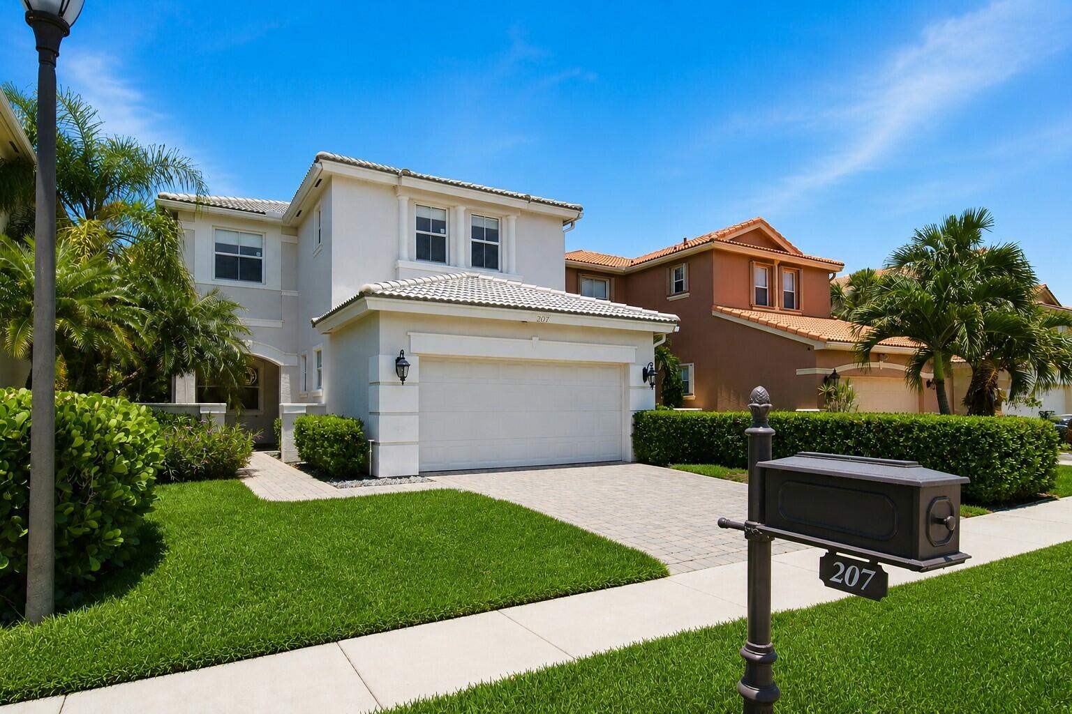 207 Isle Verde Way