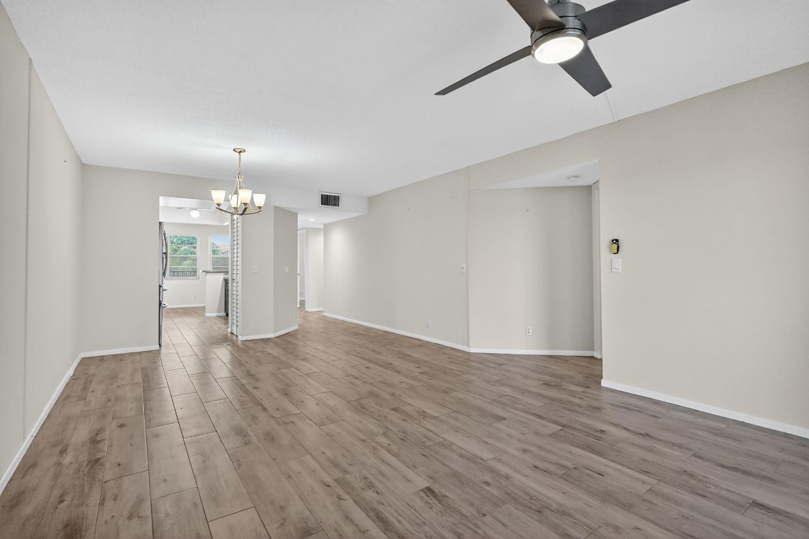 IVANHOE S - Residential