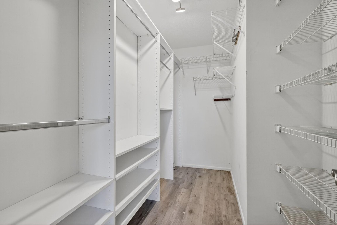 IVANHOE S - Residential