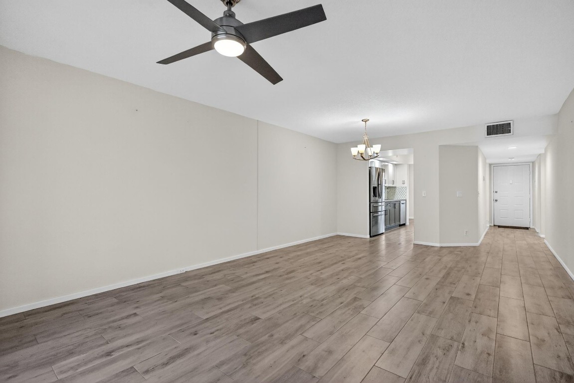 IVANHOE S - Residential