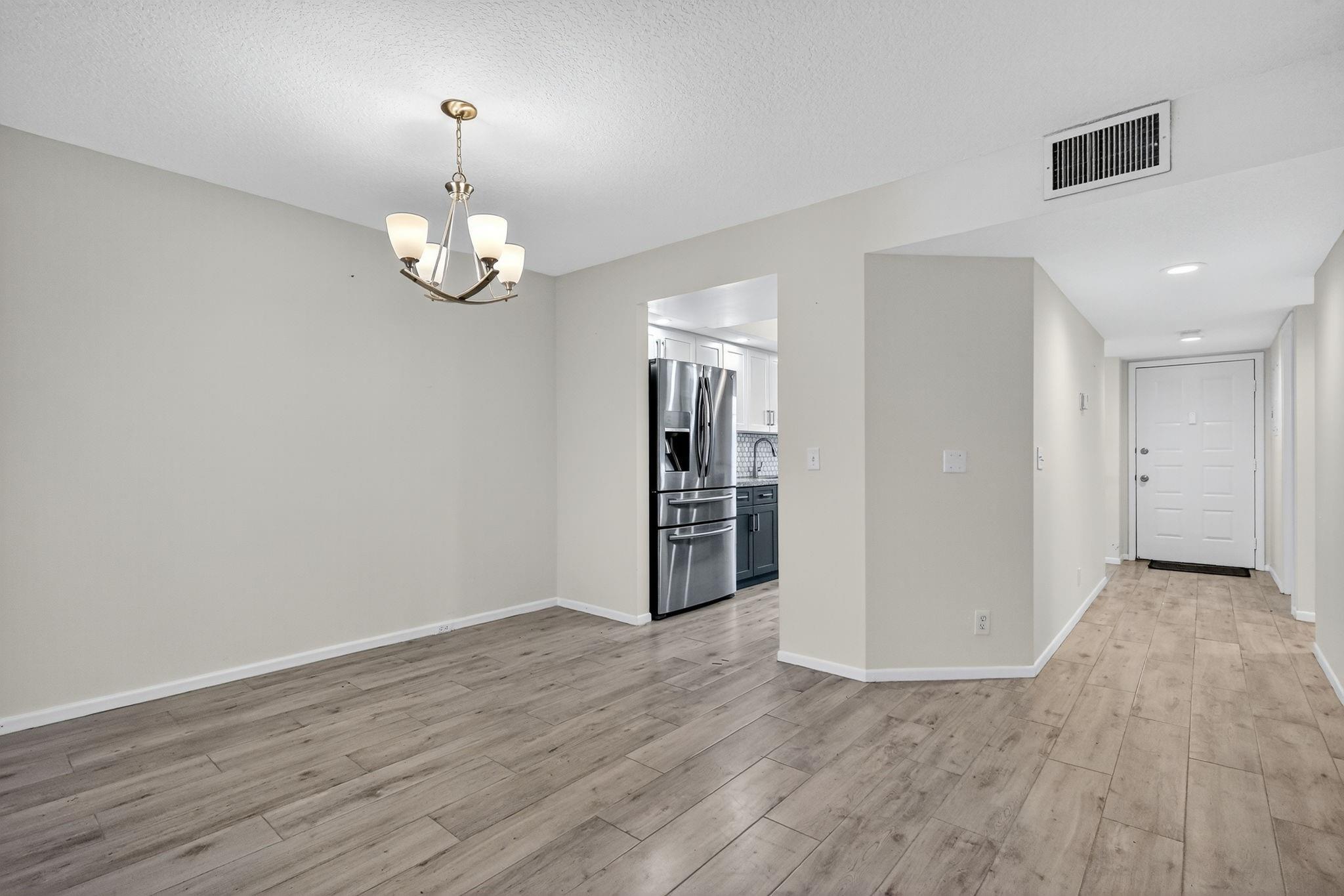IVANHOE S - Residential