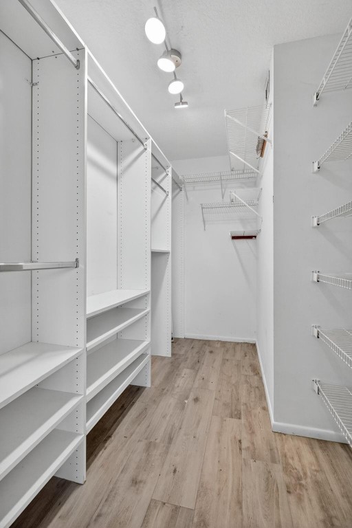 IVANHOE S - Residential