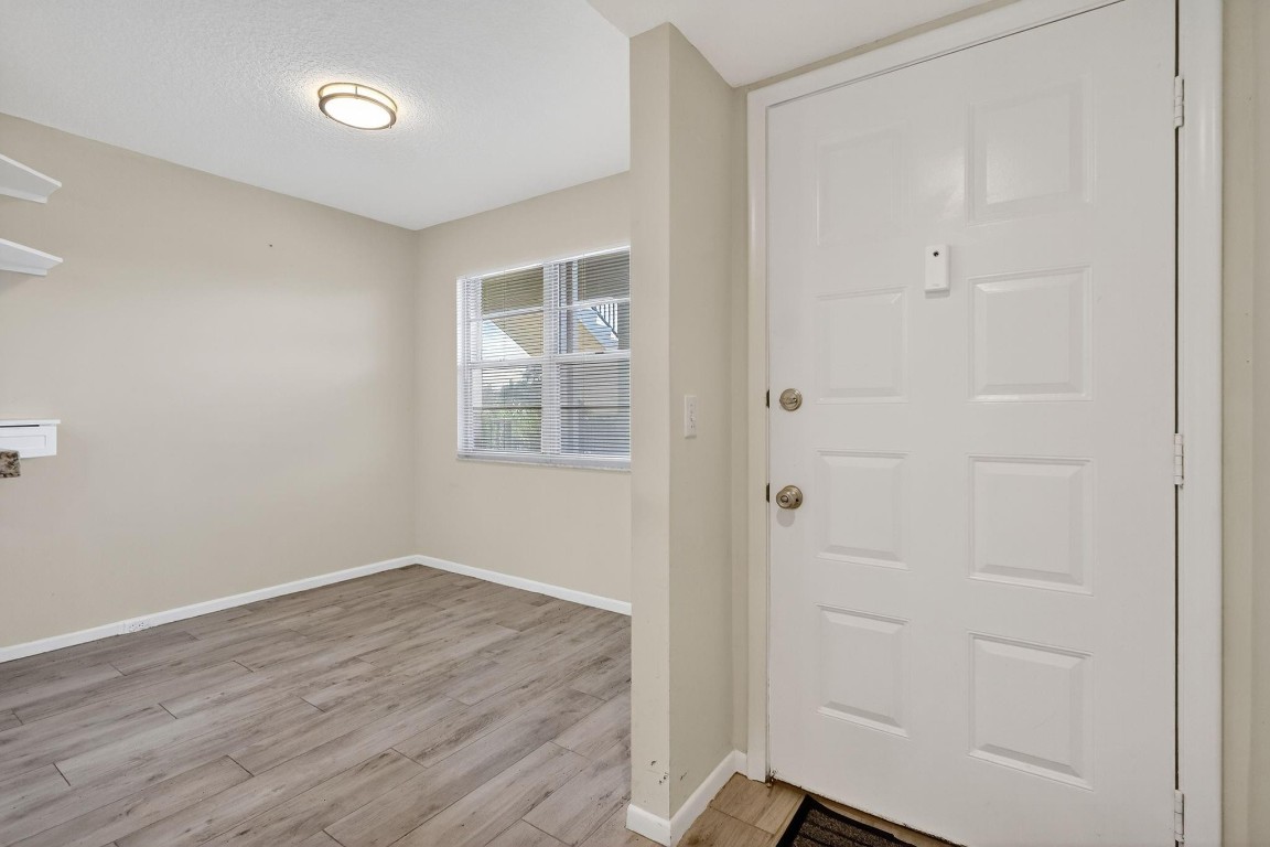 IVANHOE S - Residential