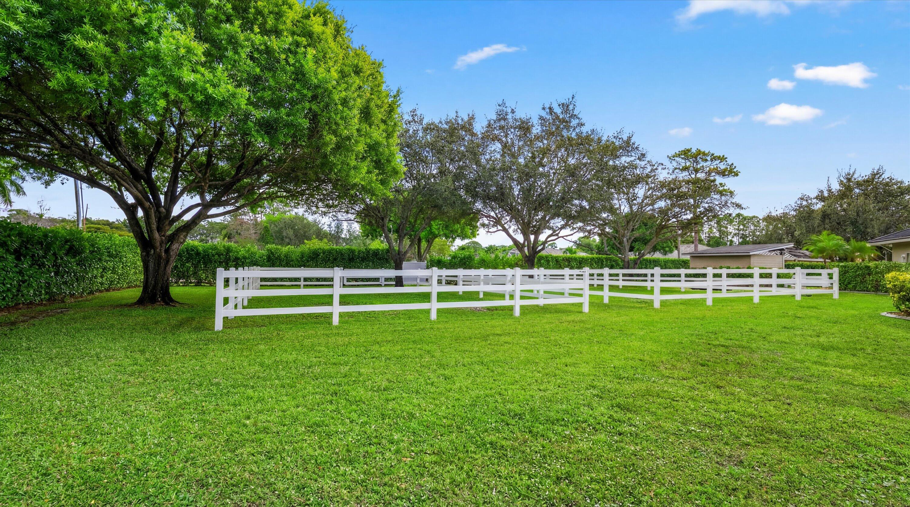 PADDOCK PARK 2 OF WELLINGTON - Residential