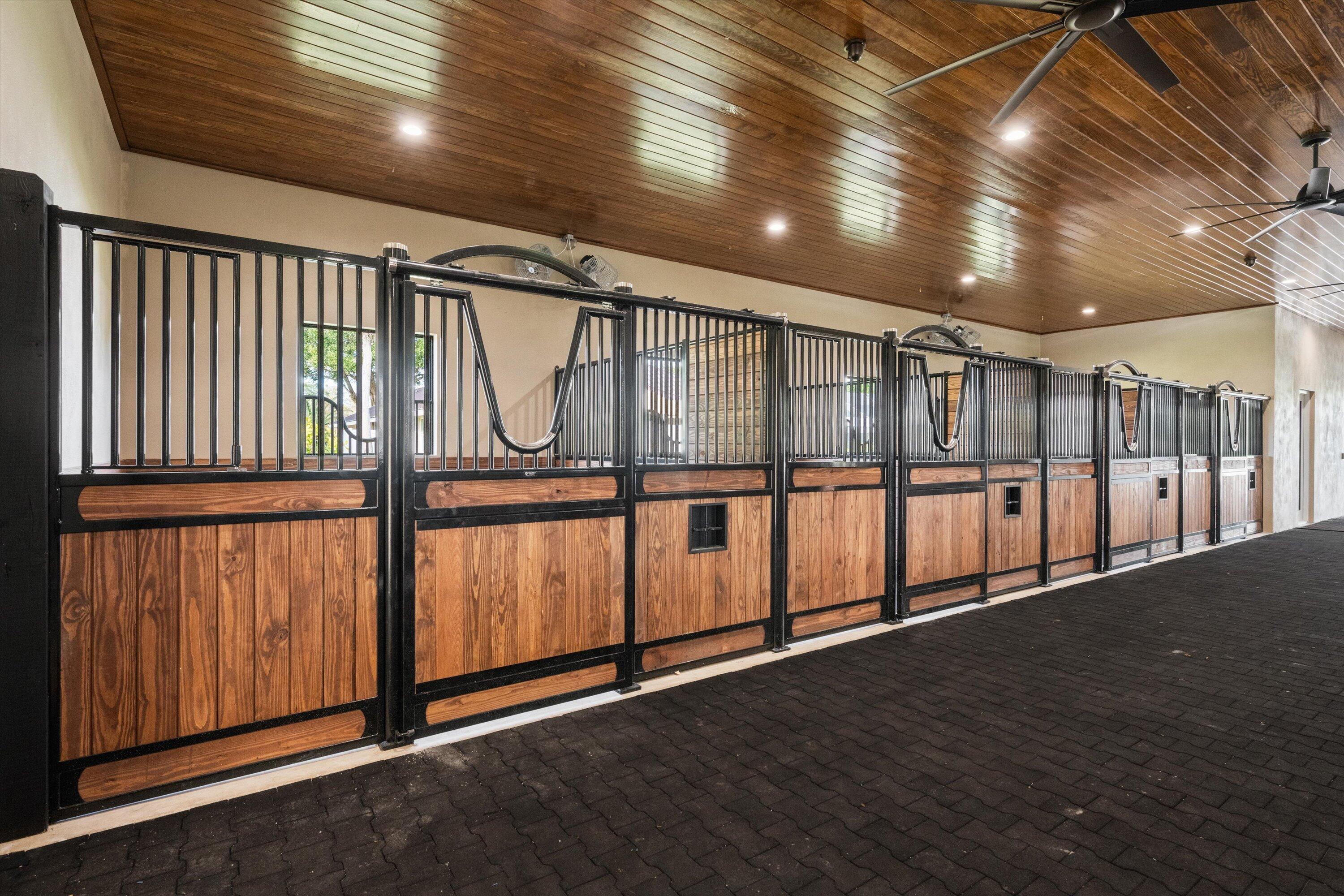 PADDOCK PARK 2 OF WELLINGTON - Residential