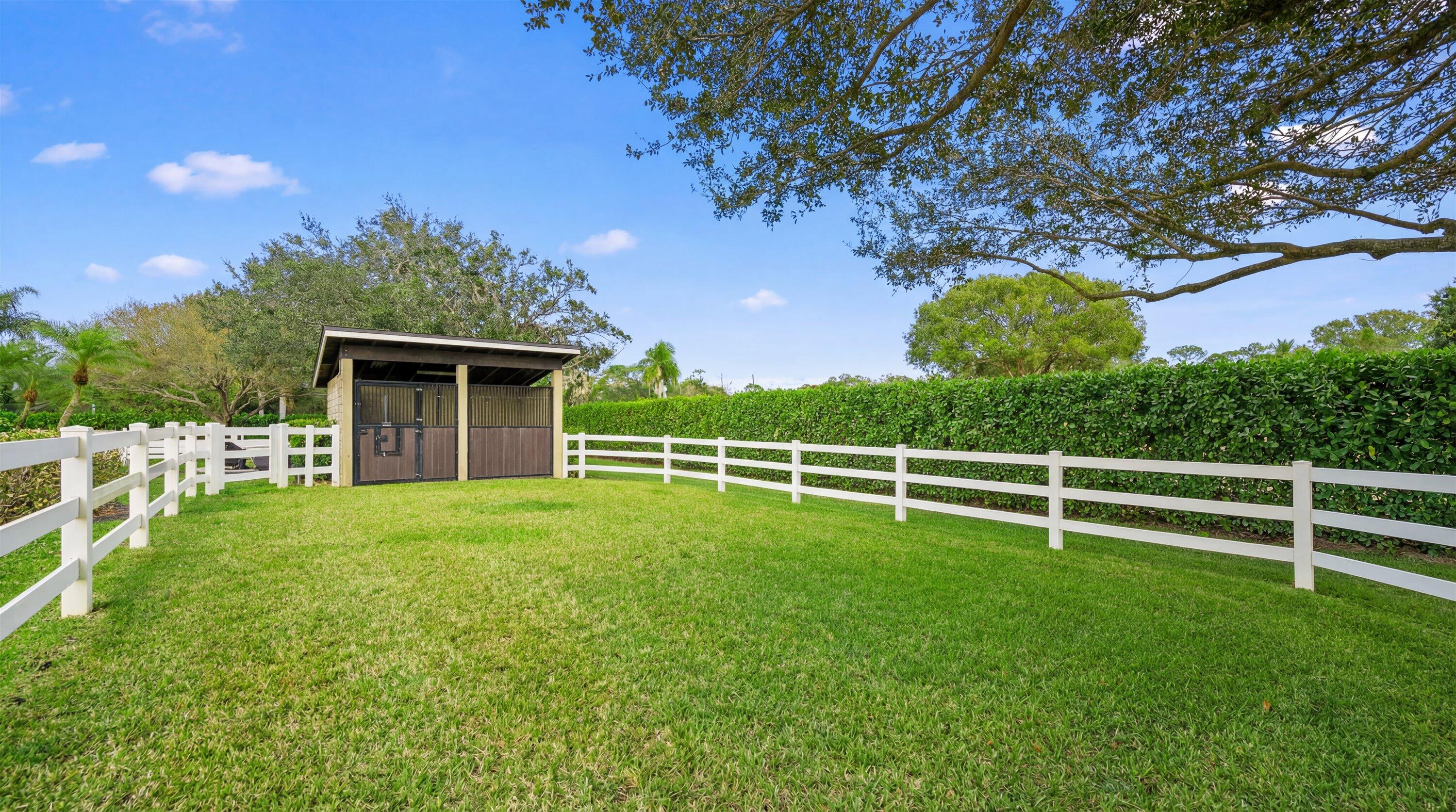 PADDOCK PARK 2 OF WELLINGTON - Residential