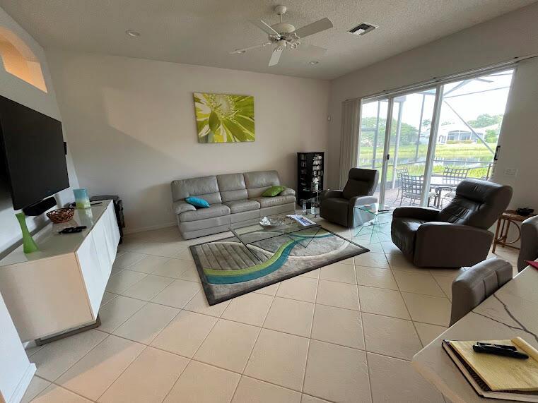 VALENCIA LAKES 3 - Residential Lease