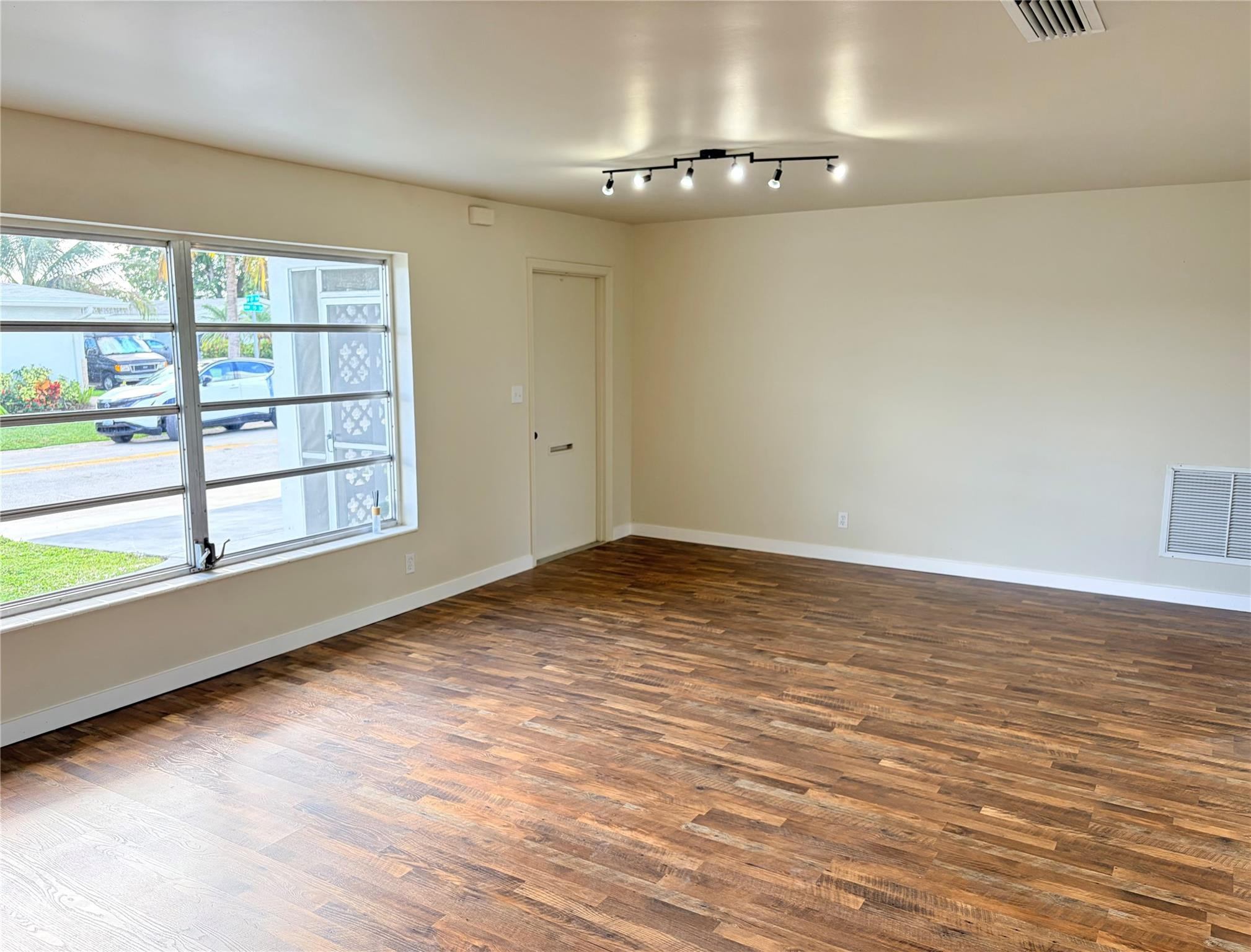 Paradise Gardens Sec 2 69 - Residential