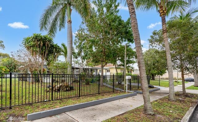 Photo of 1136 Magnolia Street, West Palm Beach, FL 33405 (MLS # R10966924)