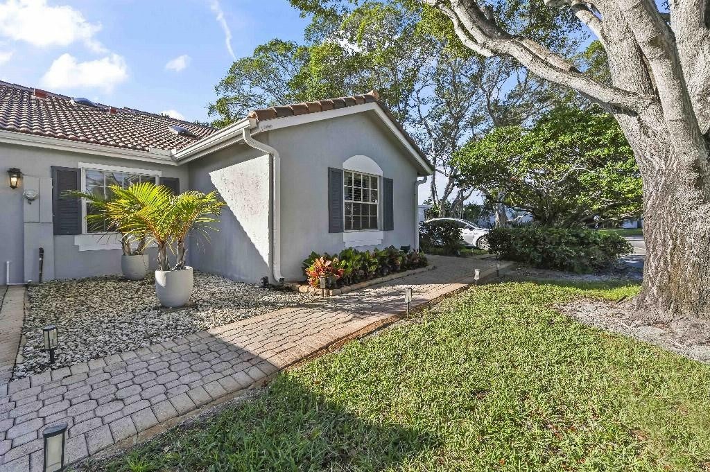 5160 Sabal Gardens Lane