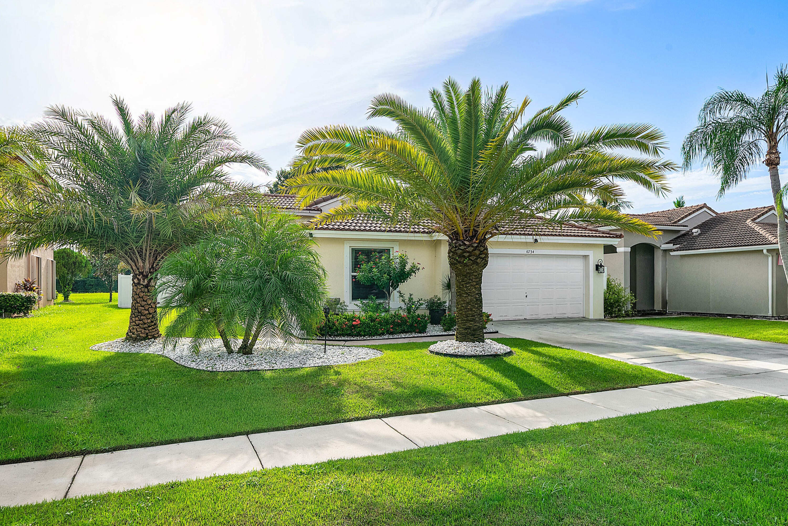 6734 Lake Nona Place, Lake Worth, FL, 33463/$689,900 2 6734 Lake Nona Place