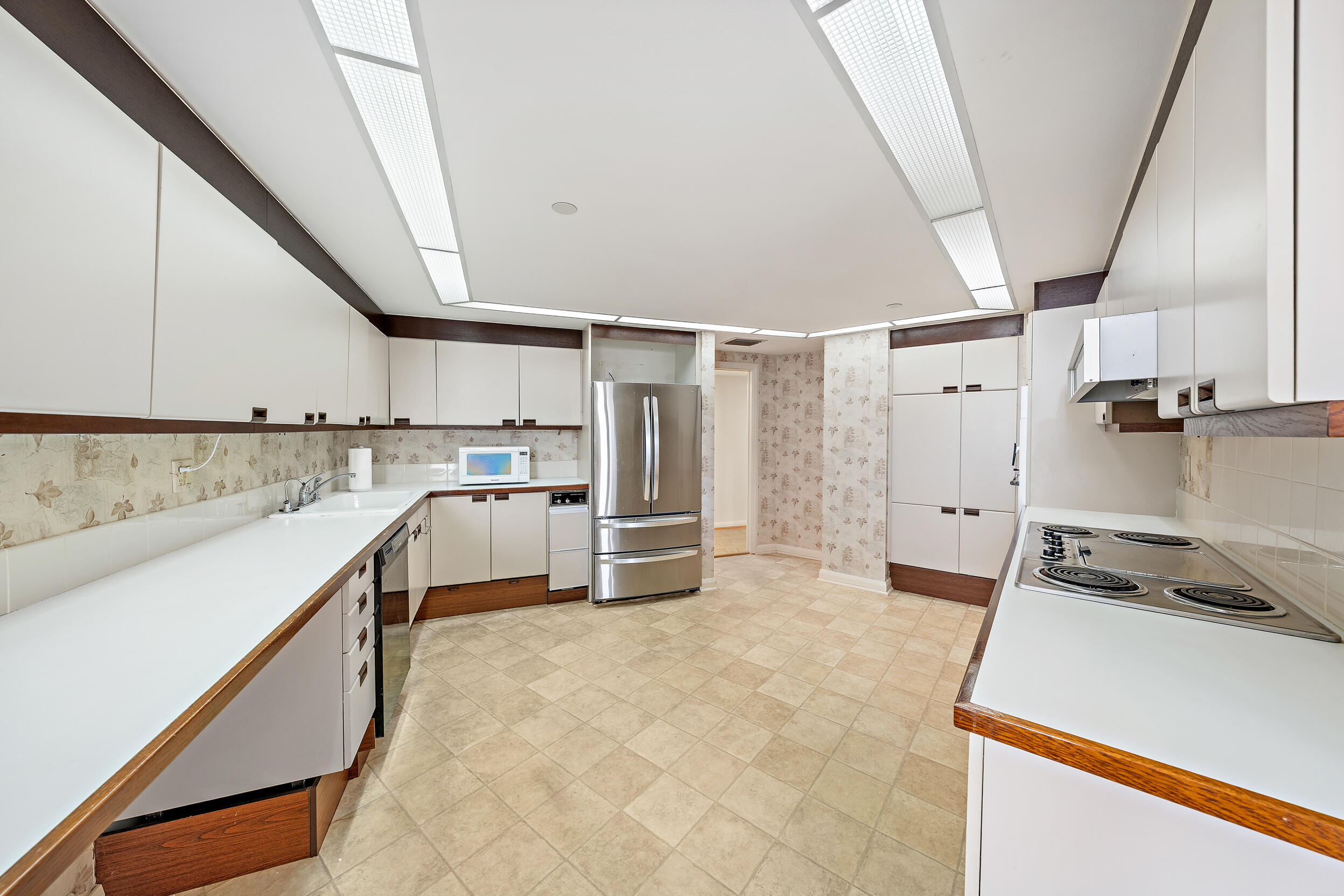 Old Port Cove - Lake Pointe Tower - Residential