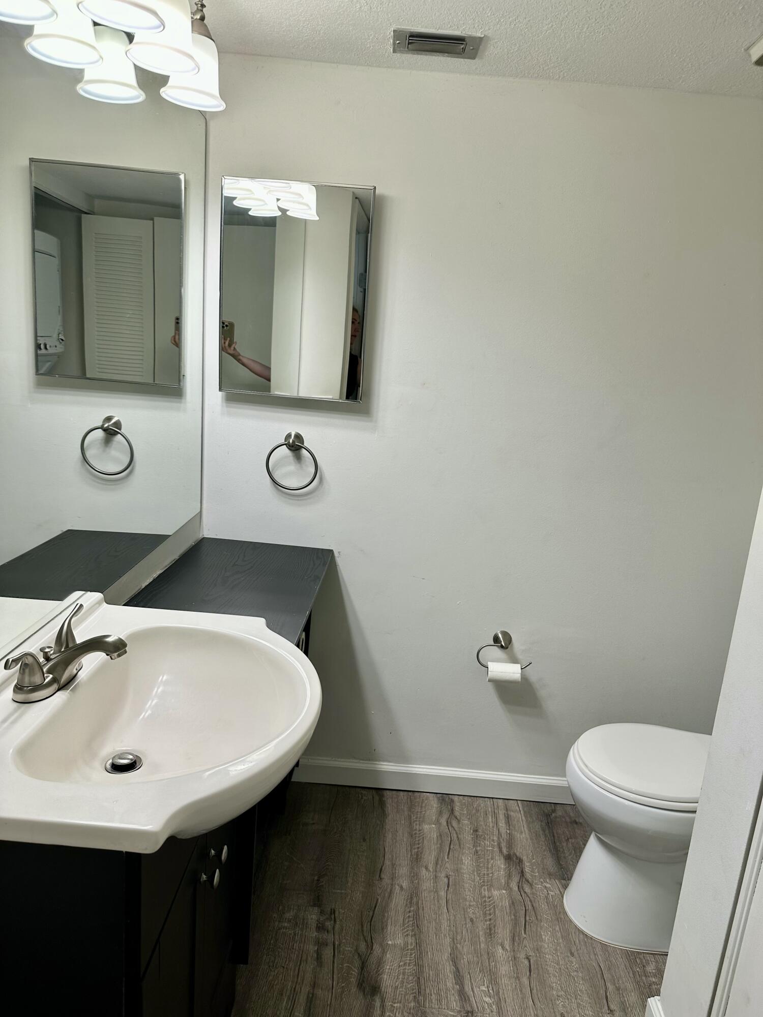 VILLAS AT MEADOW LAKES CONDO - Residential Lease
