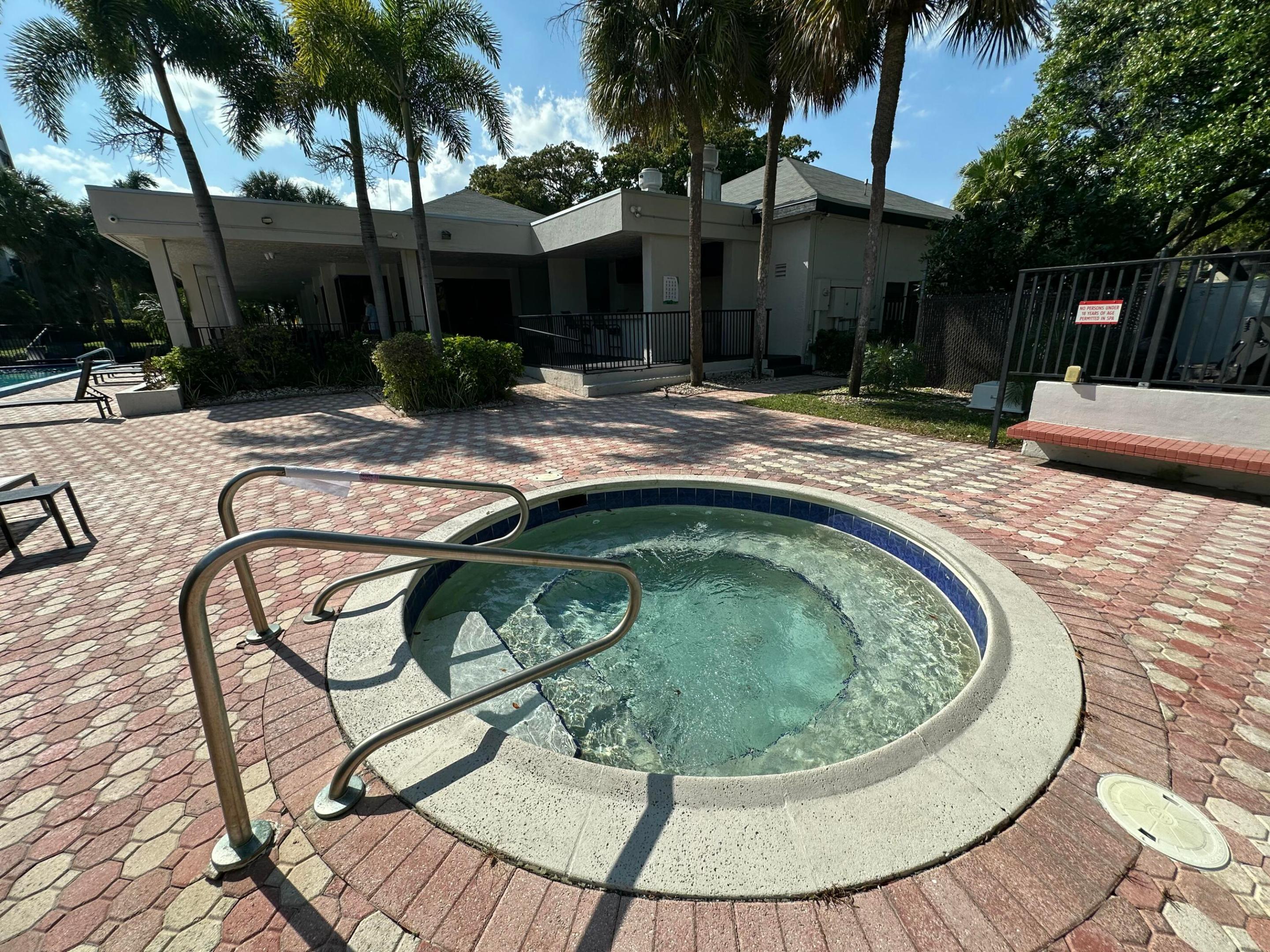 VILLAS AT MEADOW LAKES CONDO - Residential Lease