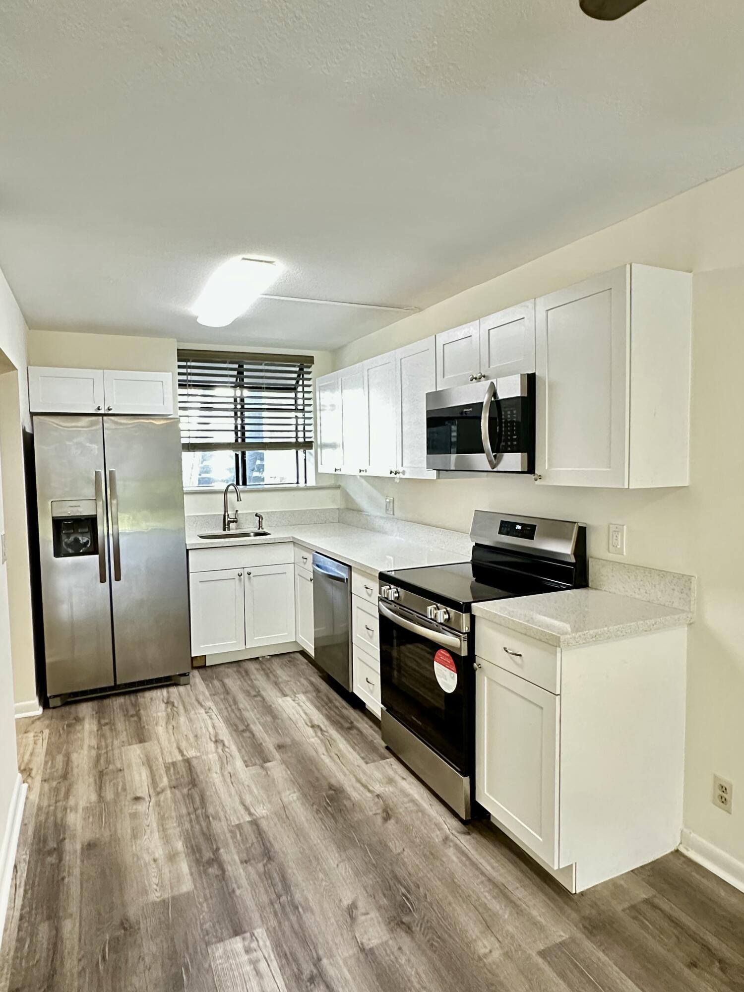 VILLAS AT MEADOW LAKES CONDO - Residential Lease