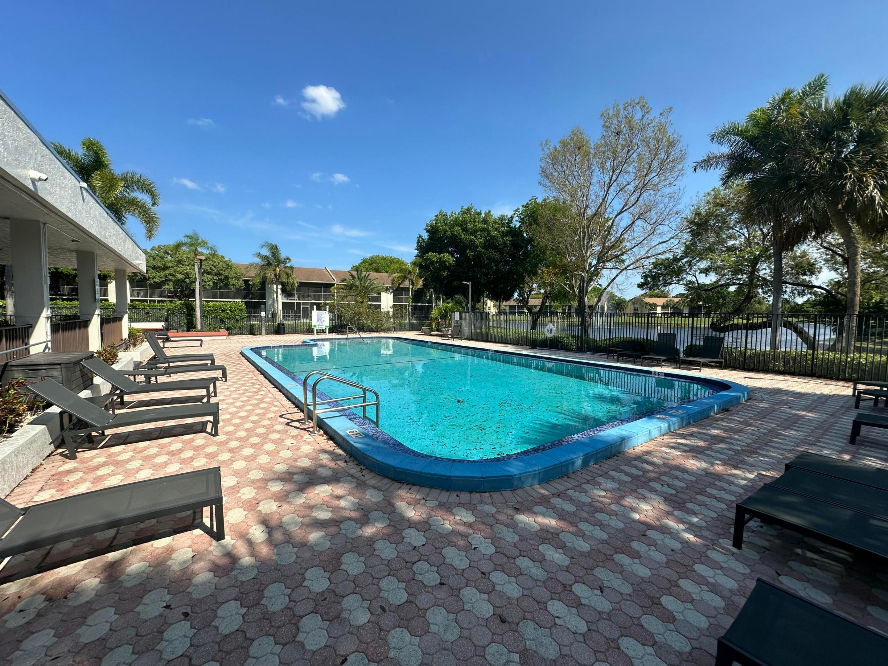 VILLAS AT MEADOW LAKES CONDO - Residential Lease