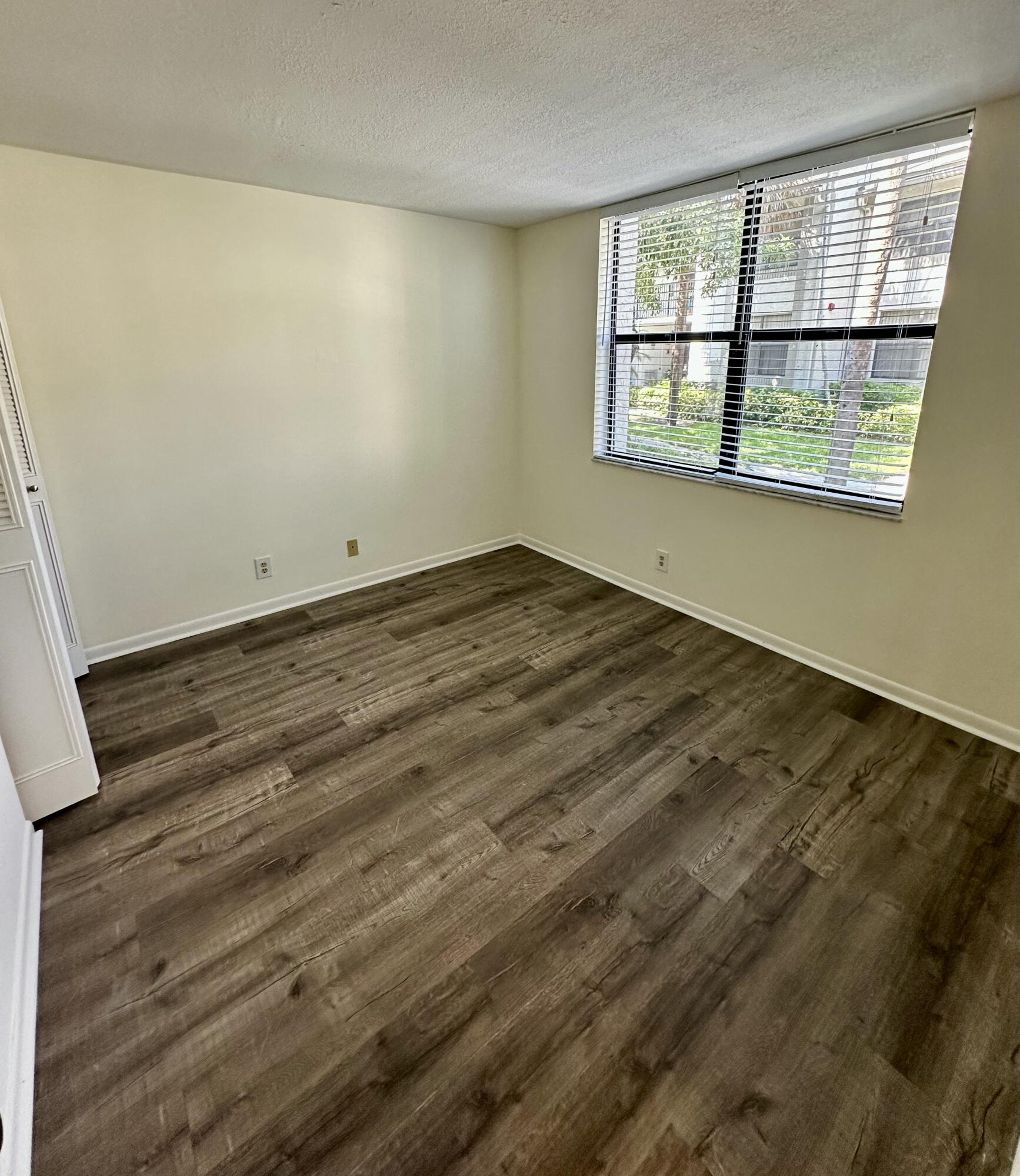 VILLAS AT MEADOW LAKES CONDO - Residential Lease