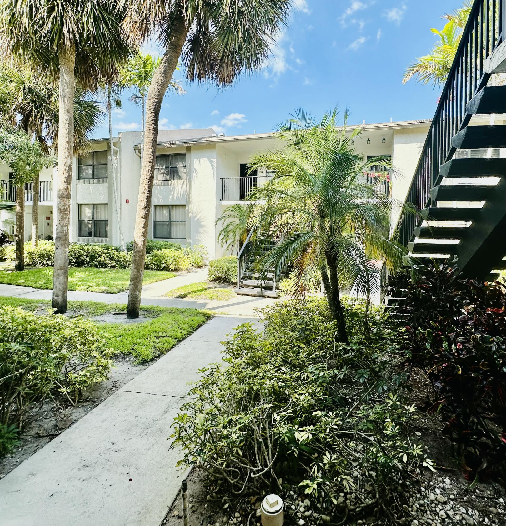 VILLAS AT MEADOW LAKES CONDO - Residential Lease