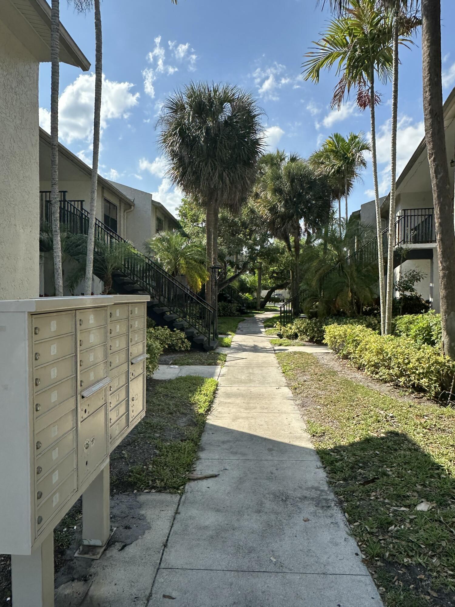 VILLAS AT MEADOW LAKES CONDO - Residential Lease