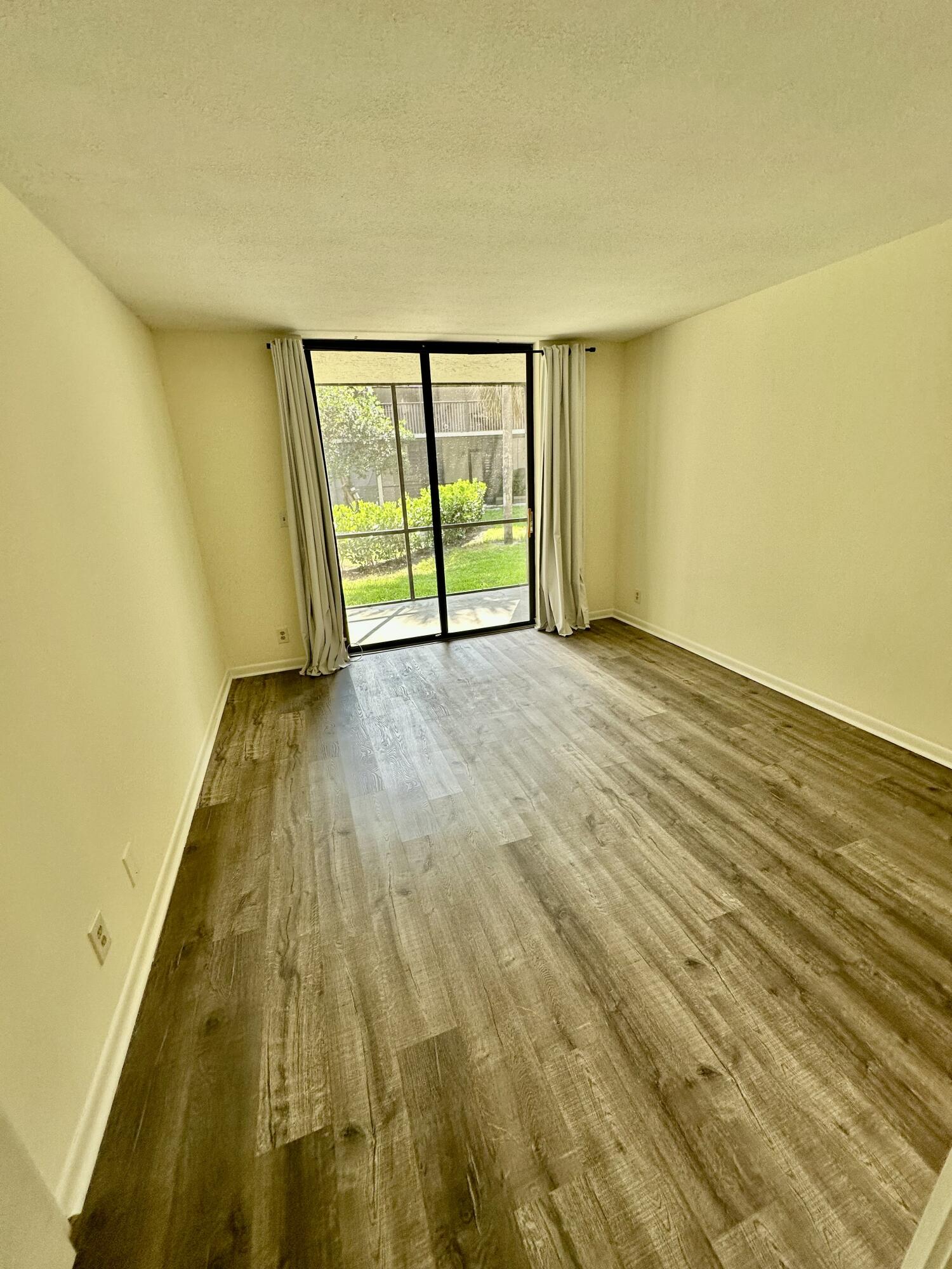 VILLAS AT MEADOW LAKES CONDO - Residential Lease