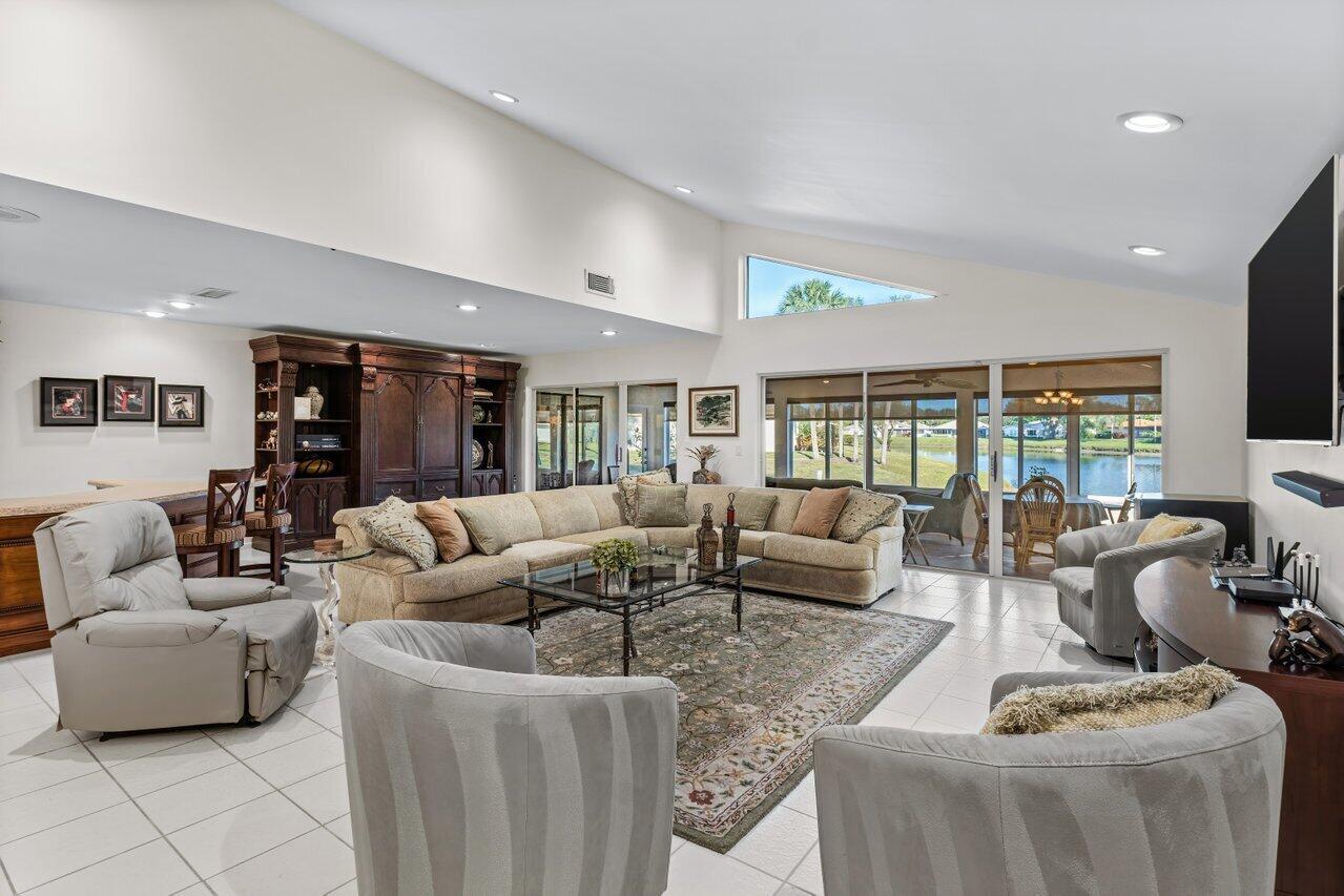6 Woods Lane