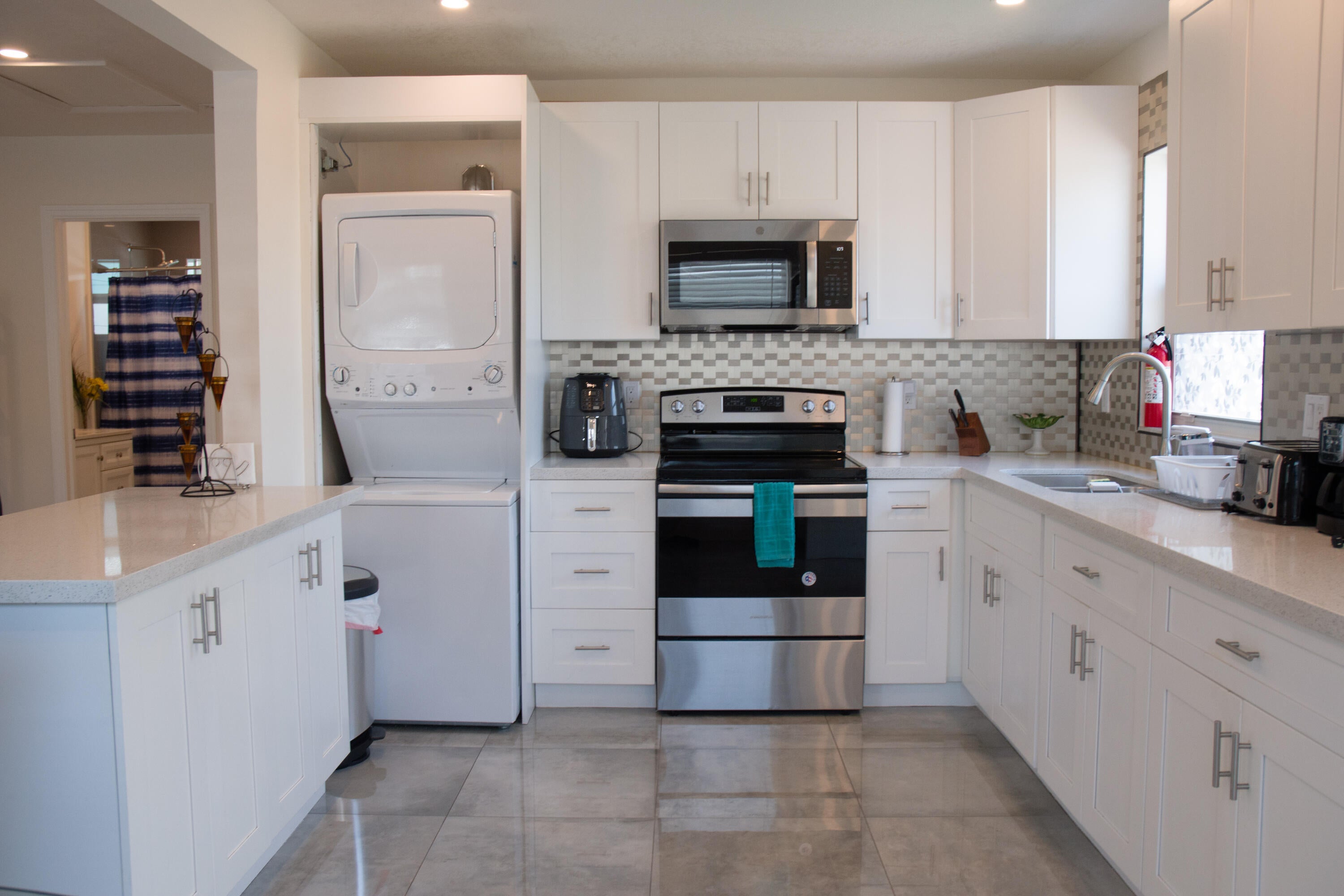 158 E 23rd Street