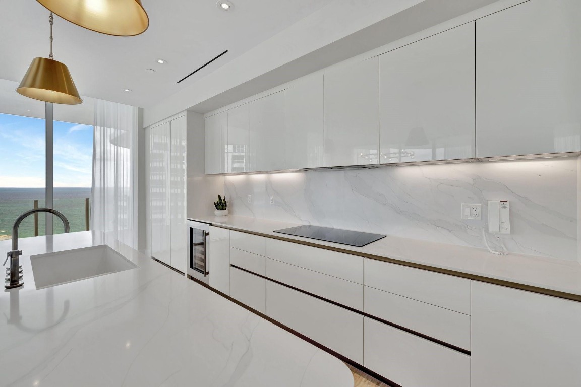 Four Seasons - Residential