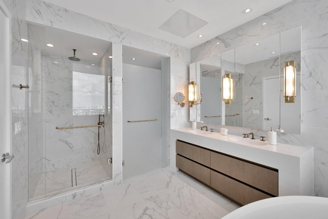 Four Seasons - Residential